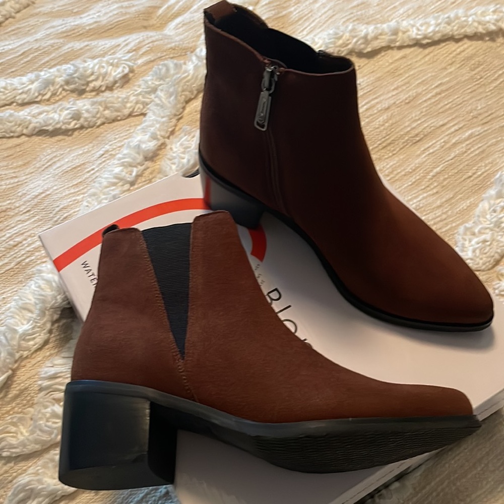 NWT Blondo Eloise Suede Booties